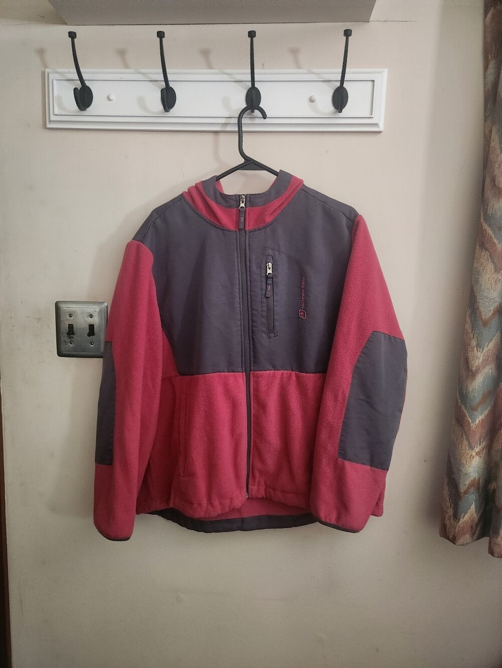 🎉 Pink & Gray Winter Zip Up